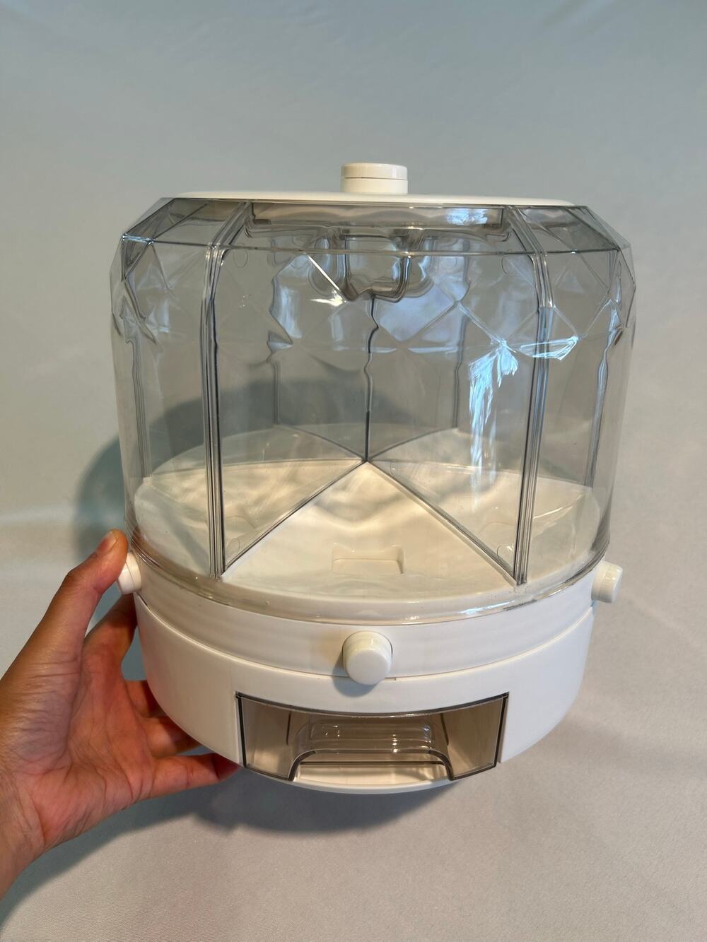 Slow Slog 6 Grid 360 Rotatable Dry Food Dispenser